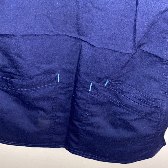 Scrub top - Picture 3 of 4